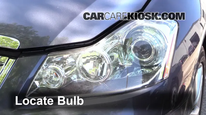 2008 Infiniti M35 X 3.5L V6 Lights Turn Signal - Front (replace bulb)